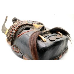 Maschera sciamanica in legno