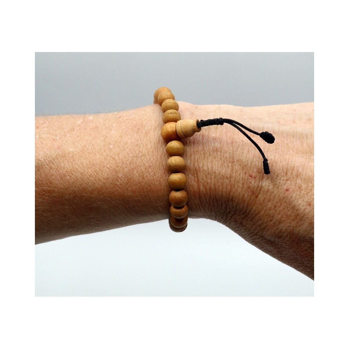 Acquista Mala Da Polso Legno Di Sandalo su Karmashop.it Acquista Mala Da Polso Legno Di Sandalo su Karmashop.it