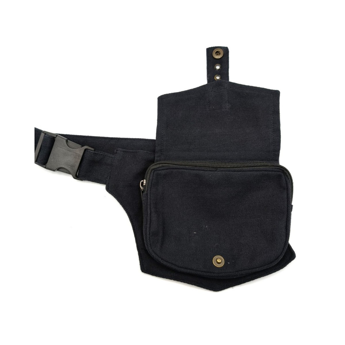 Acquista Marsupio Quadrato Nero su Karmashop.it Acquista Marsupio Quadrato Nero su Karmashop.it