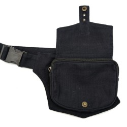 Acquista Marsupio Quadrato Nero su Karmashop.it Acquista Marsupio Quadrato Nero su Karmashop.it