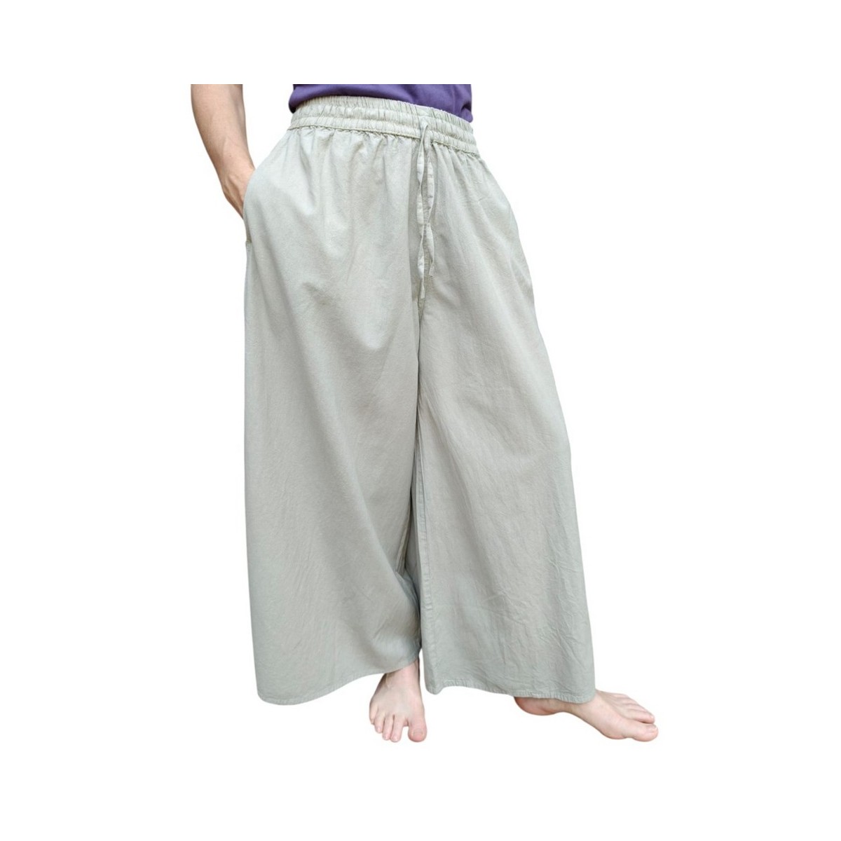 Acquista Pantaloni Larghi - Bianchi su Karmashop.it Acquista Pantaloni Larghi - Bianchi su Karmashop.it