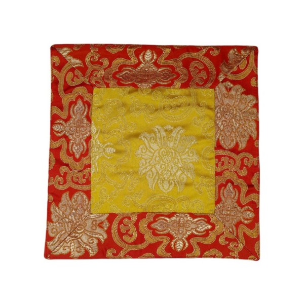 Acquista Buddhist Altar Cloth rosso- bordo verde su Karmashop.it