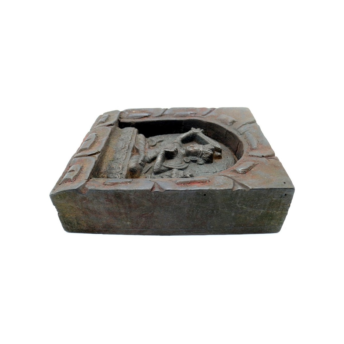 Bassorilievo di Manjushree in legno e terracotta su Karmashop.it