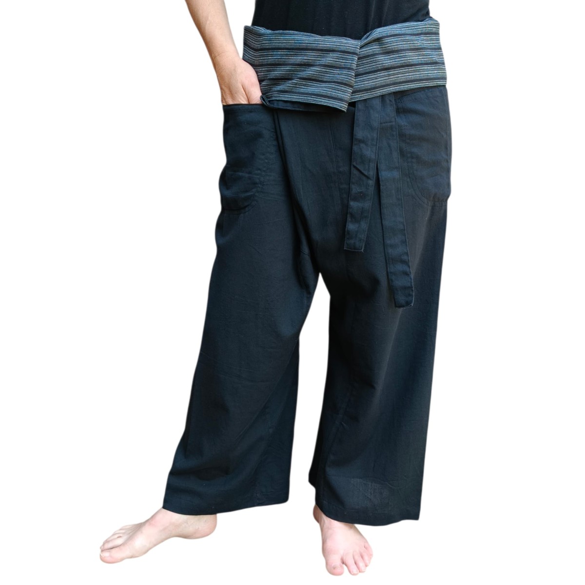 Acquista Pantaloni Thai neri su Karmashop.it